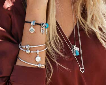 pandora-summer-2018-details-that-dangle-02.jpg pandora-summer-2018-details-that-dangle-02.jpg