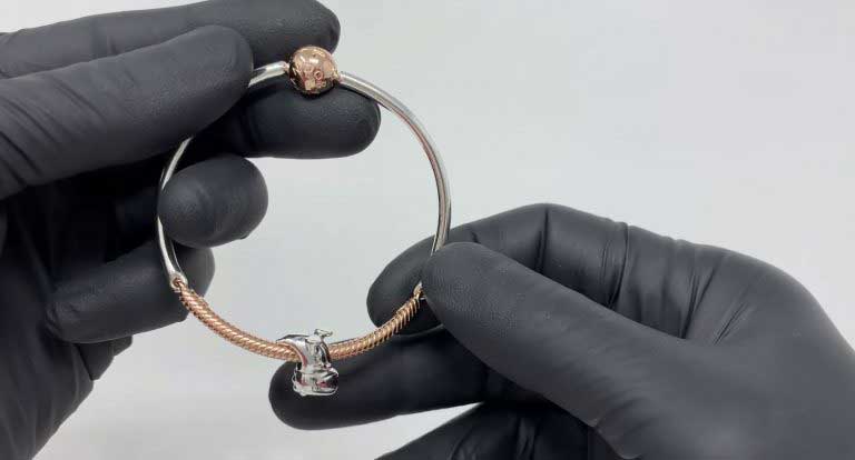 588143-Pandora-Rose-moments-three-link-bangle-2.jpg 588143-Pandora-Rose-moments-three-link-bangle-2.jpg